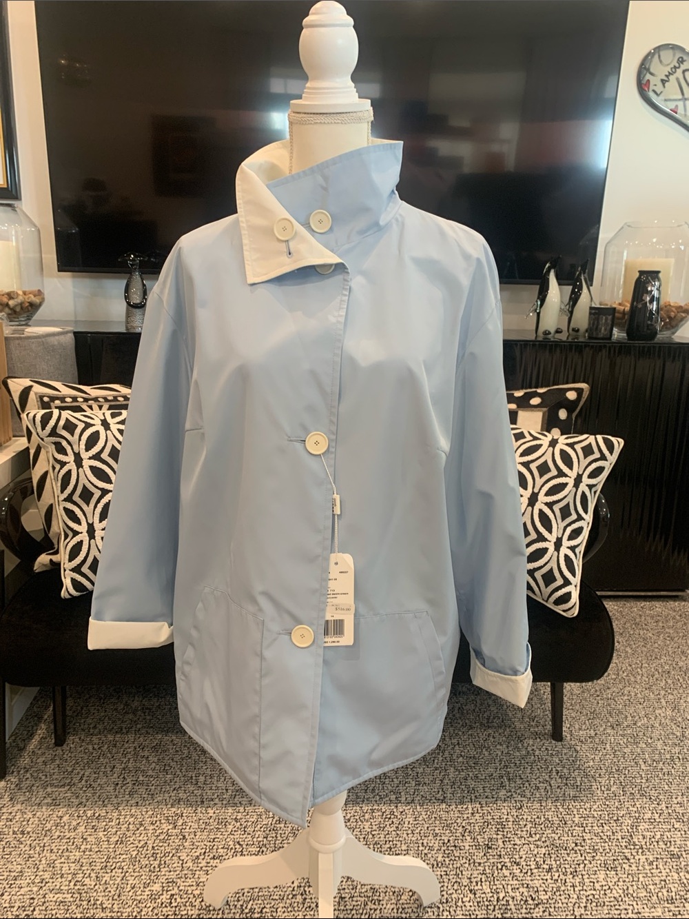 NWT. AKRIS  light Blue Women's Raincoat with Contrast Collar. Size 14